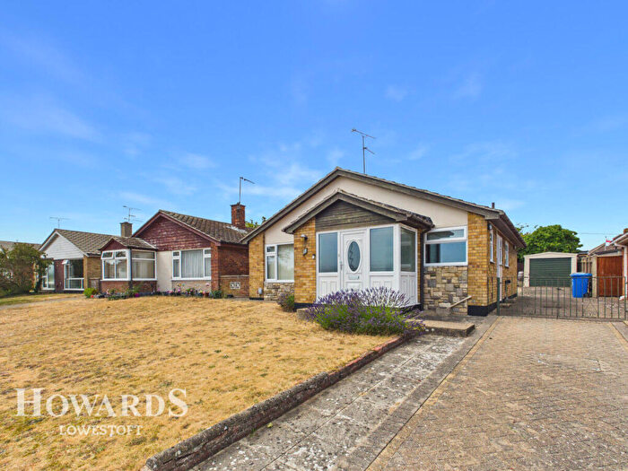 3 Bedroom Detached Bungalow For Sale In Breydon Way, Lowestoft, NR33