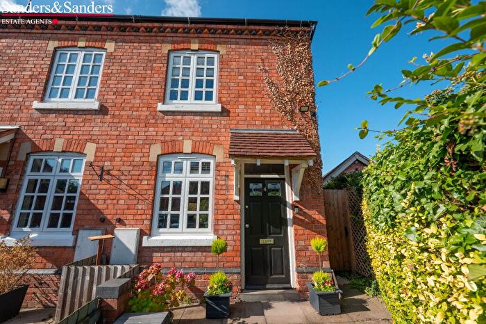 2 Bedroom Semi-Detached House For Sale In Gas House Lane, Alcester, B49