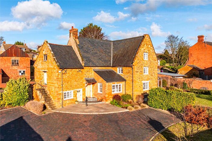 4 Bedroom Detached House For Sale In High Street, Flore, Northampton, Northamptonshire, NN7