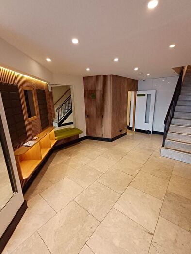 1 Bedroom Flat For Sale In St. Martins Lane, London, WC2N - Photo 2