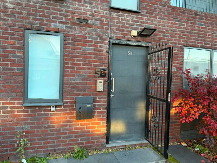 3 Bedroom Maisonette To Rent In Butchers Road, London, E16