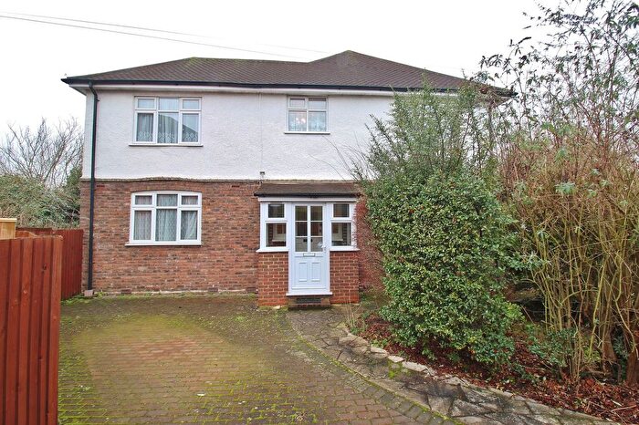 3 Bedroom Semi-Detached House To Rent In Hall Road, Isleworth, TW7