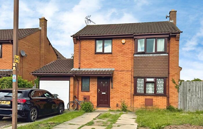 3 Bedroom Detached House For Sale In Trueman Place, Oldbrook, Milton Keynes, MK6