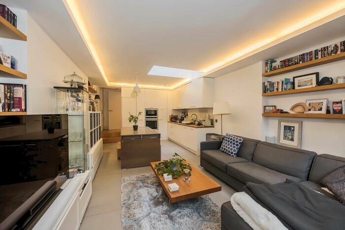 2 Bedroom Apartment To Rent In Liverpool Road, Barnsbury, N1