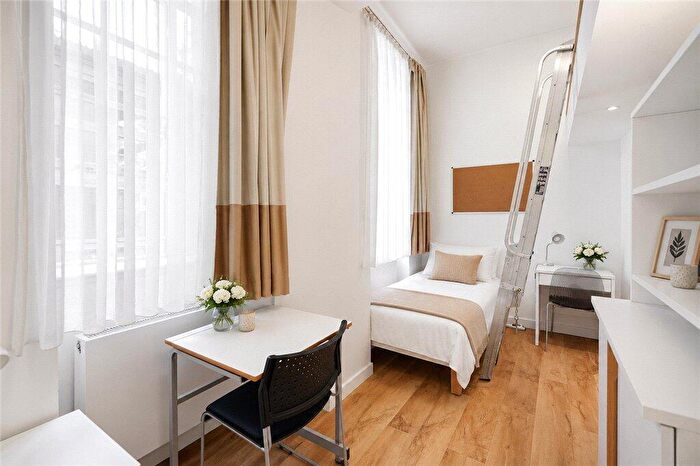 Apartment To Rent In Princess Beatrice House, Chelsea, London, SW10