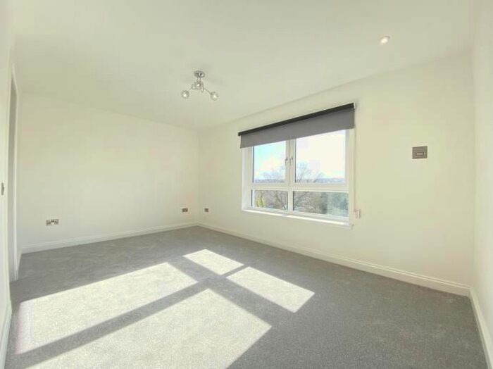 3 Bedroom Penthouse To Rent In The Hamiltons, Union Street, Hamilton, ML3