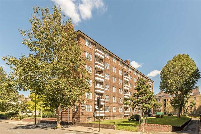3 Bedroom Flat To Rent In Doddington Grove, Kennington, SE17