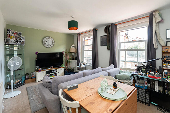 1 Bedroom Apartment For Sale In Dene Street, Dorking, RH4