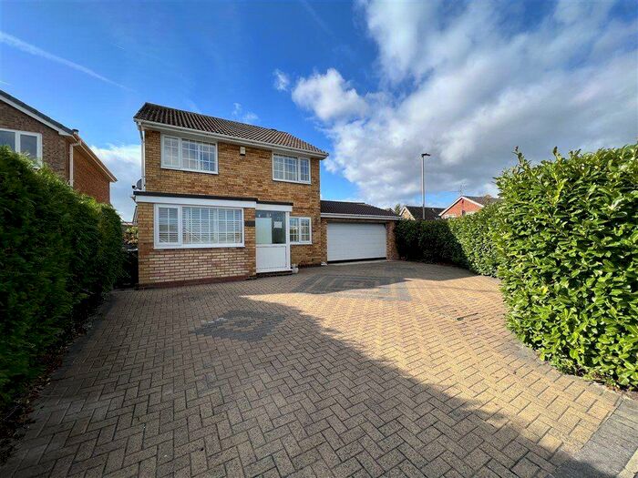 3 Bedroom Detached House To Rent In Elmete Avenue, Sherburn In Elmet, LS25