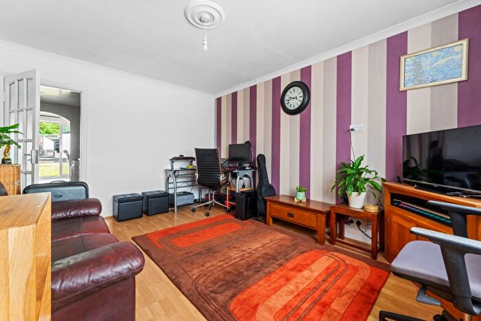 3 Bedroom End Of Terrace House To Rent In Ridge Road, Sutton, SM3