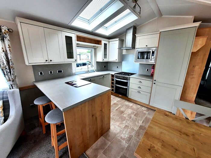 2 Bedroom Caravan For Sale In Woodleigh Caravan Park, Cheriton Bishop, Exeter, EX6