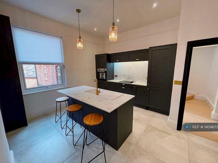 3 Bedroom Flat To Rent In Woodborough Road, Nottingham, NG3