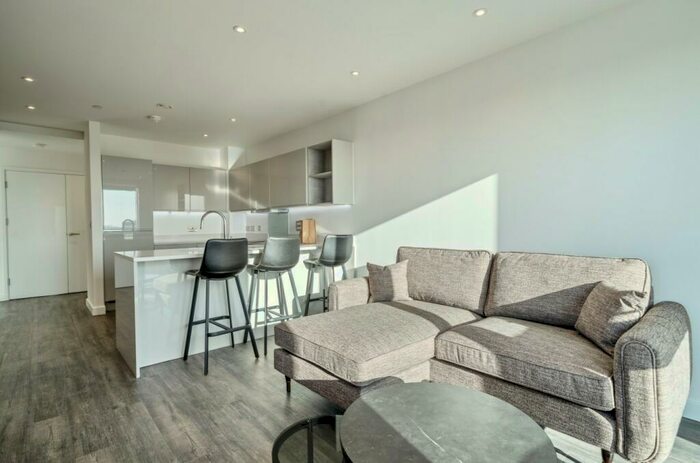 1 Bedroom Apartment To Rent In Thurlow Street, London, SE17