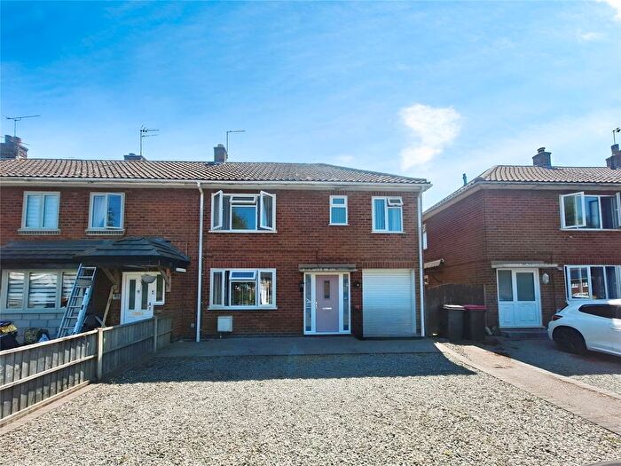 4 Bedroom End Of Terrace House For Sale In Bretts Hall Estate, Nuneaton, Warwickshire, CV10