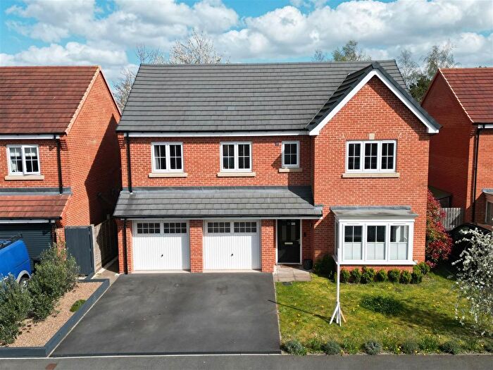 5 Bedroom Detached House For Sale In Sherwood Drive, Thorpe Willoughby, Selby, YO8