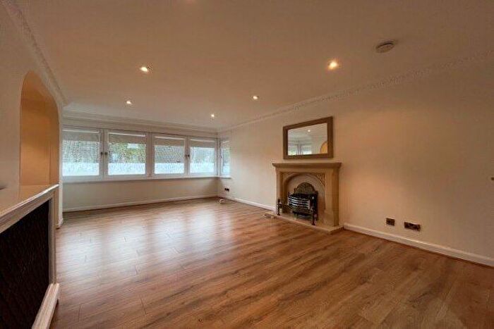 3 Bedroom Flat To Rent In Boyd Street, Largs, KA30