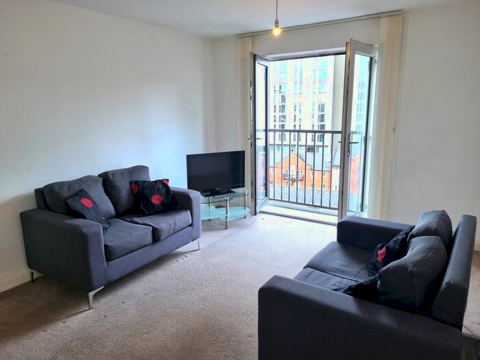 3 Bedroom Flat To Rent In Chapeltown Street, Manchester, M1