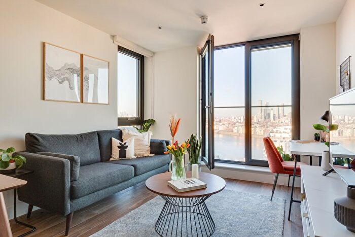 1 Bedroom Flat To Rent In Copperas Court, London, SE8