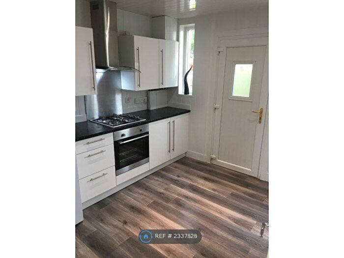 2 Bedroom Flat To Rent In Sandyhills, Glasgow, G32