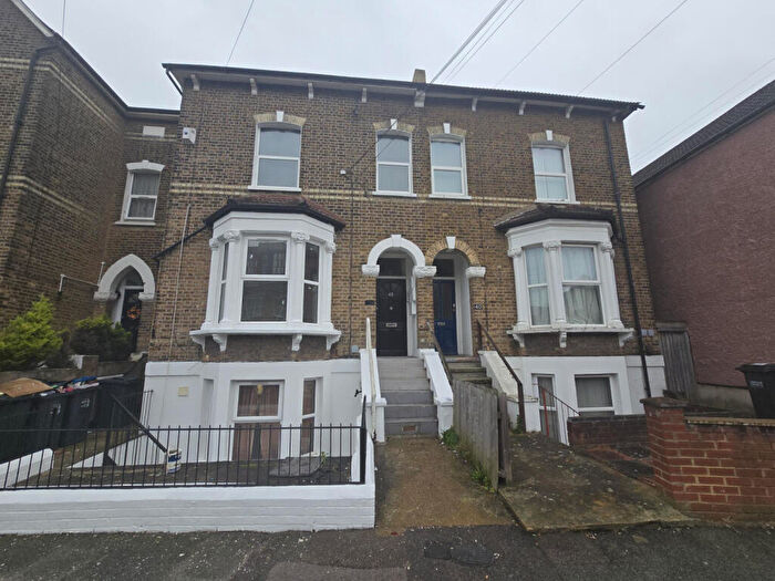 2 Bedroom Flat To Rent In Broad Green Avenue, CR0