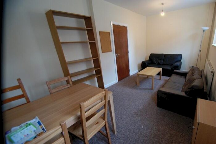 4 Bedroom Terraced House To Rent In Kings Avenue, Hyde Park, Leeds, LS6