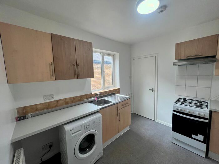 1 Bedroom Flat To Rent In Northwood Road, Thornton Heath, CR7