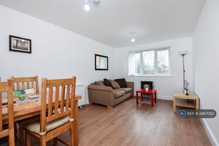 1 Bedroom Flat To Rent In Inwen Court, London, SE8