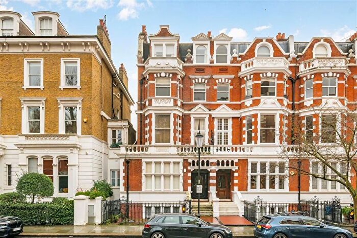 2 Bedroom Flat For Sale In Bolton Gardens, Earls Court, SW5