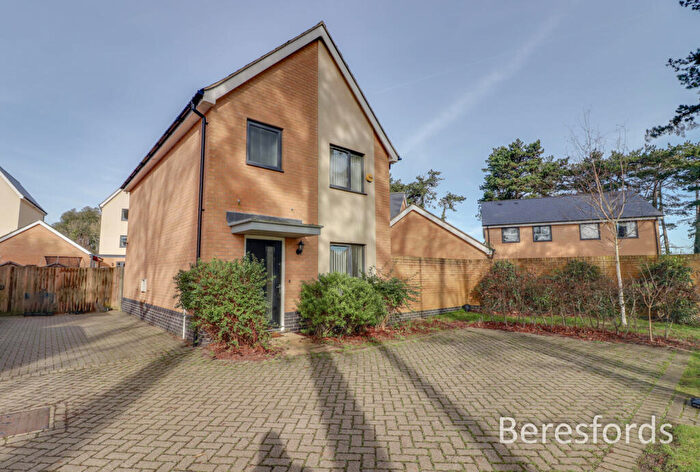 3 Bedroom Detached House For Sale In Kirby Drive, Colchester, CO4