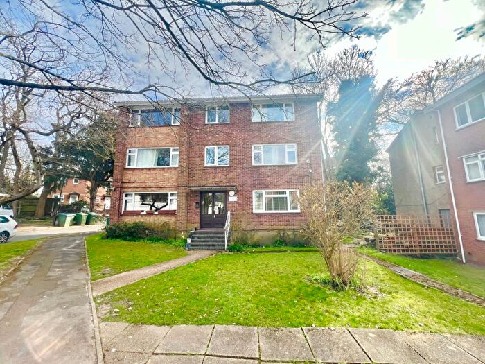 1 Bedroom Flat To Rent In Weston Lane, Weston, Southampton, Hampshire, SO19