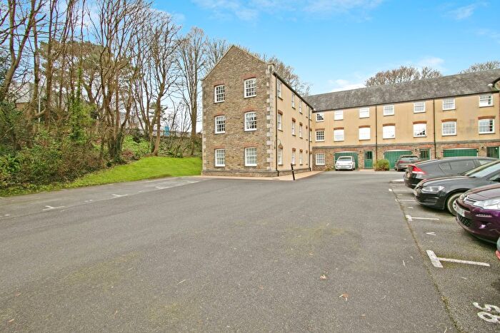 2 Bedroom Flat For Sale In Chy Hwel, Truro, Cornwall, TR1