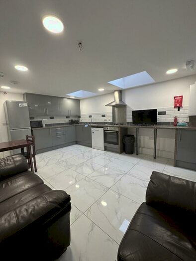 6 Bedroom House Of Multiple Occupation To Rent In Fordhouse Lane, Birmingham, B30