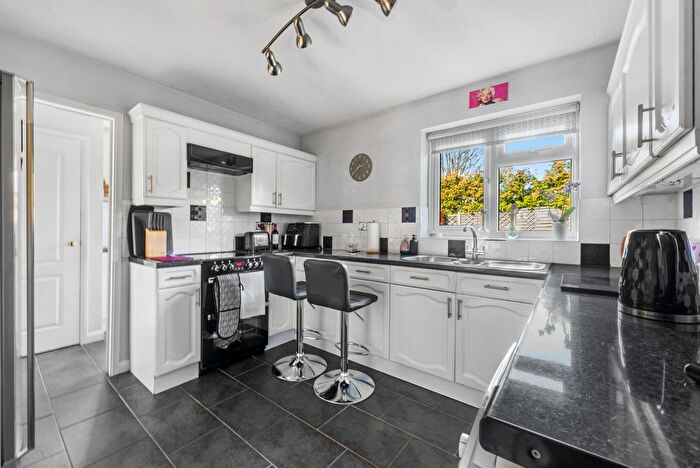 4 Bedroom Detached House For Sale In Oaklands Way, South Wallington, SM6