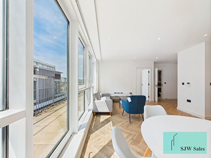 1 Bedroom Penthouse For Sale In Royal Exchange Kingston, Brook Street, KT1