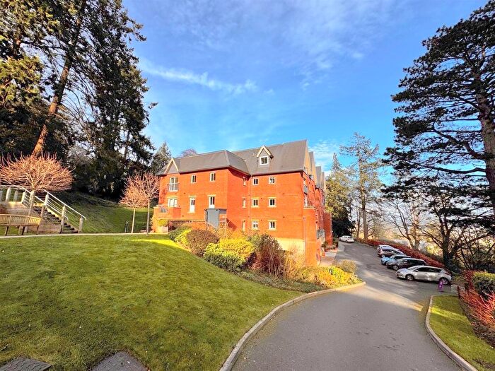 2 Bedroom Flat For Sale In Ellerslie Drive, Malvern, WR14