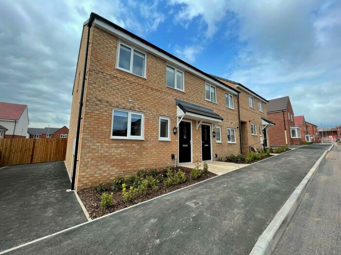 3 Bedroom House To Rent In Slim Drive, Gedling, NG4