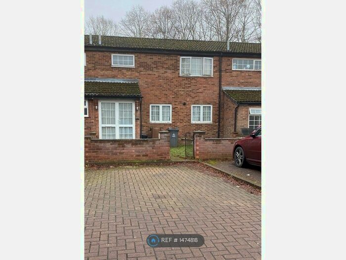 3 Bedroom Terraced House To Rent In Balmoral Close, Stevenage, SG2