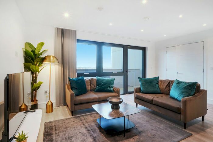 3 Bedroom Flat To Rent In New Horizons Court, Brentford, London, TW8