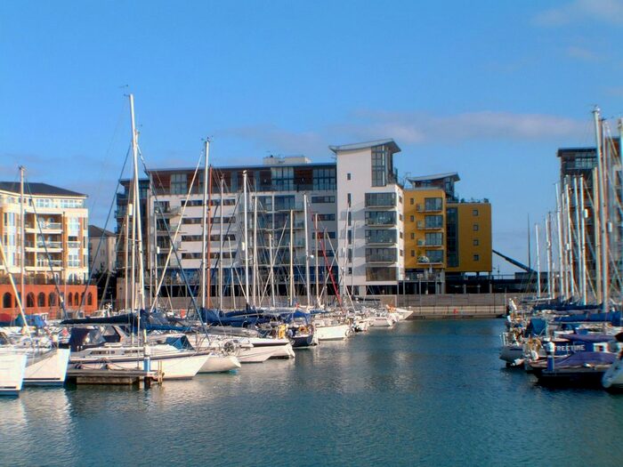 2 Bedroom Flat For Sale In Midway Quay, Eastbourne, BN23