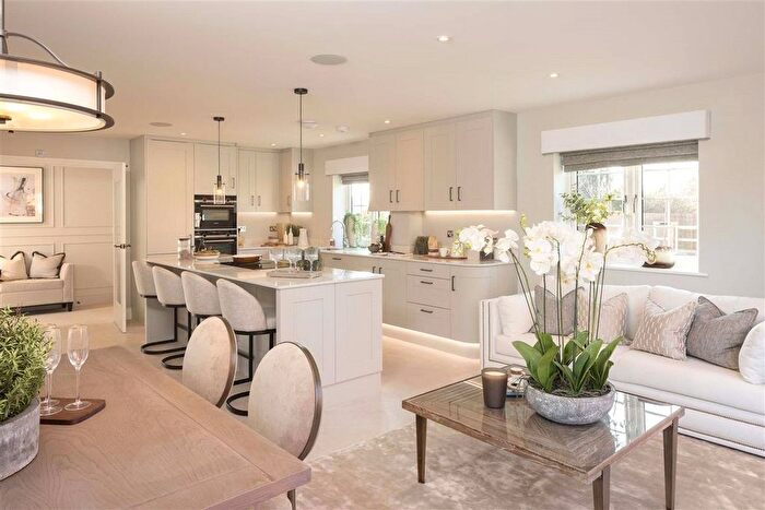 5 Bedroom Detached House For Sale In Hayfield Lodge, Over, Cambridge, CB24