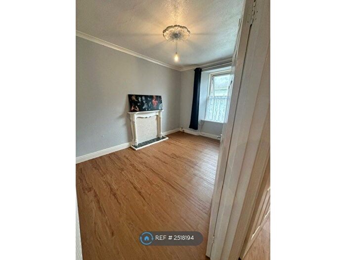 2 Bedroom Flat To Rent In Warren Road, Torquay, TQ2