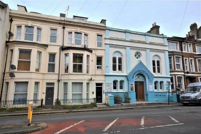 2 Bedroom Property To Rent In South Terrace, Hastings TN34