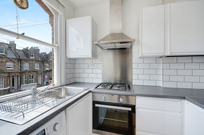 1 Bedroom Flat To Rent In Oberstein Road, Battersea, London, SW11