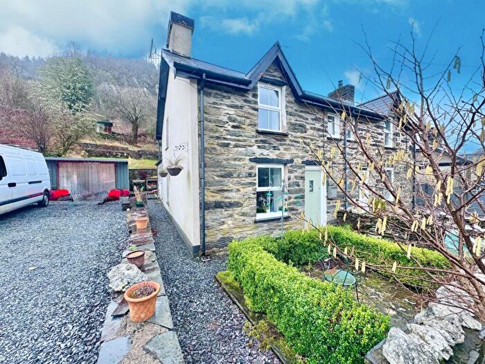 2 Bedroom House For Sale In Tan Y Benar, Dolwyddelan, LL25