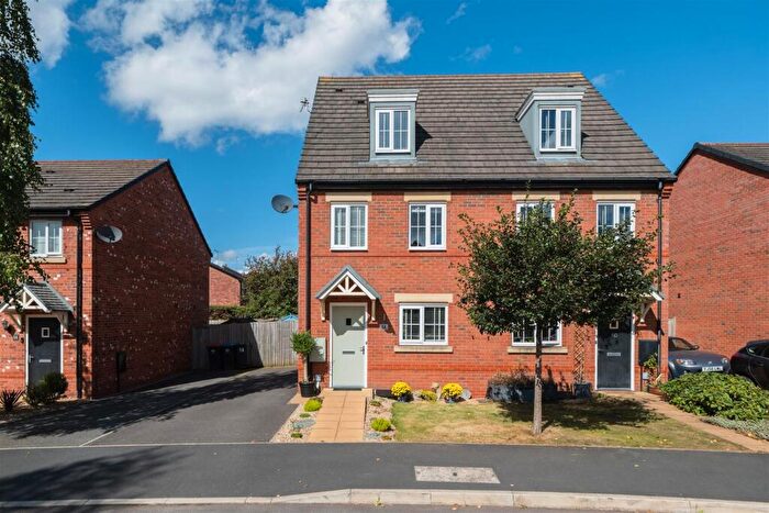 3 Bedroom Semi-Detached House For Sale In Sandstone Lane, Tarporley, CW6