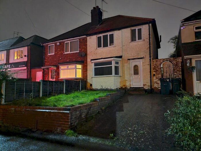 3 Bedroom Semi-Detached House To Rent In Broad Lane, Birmingham, B14