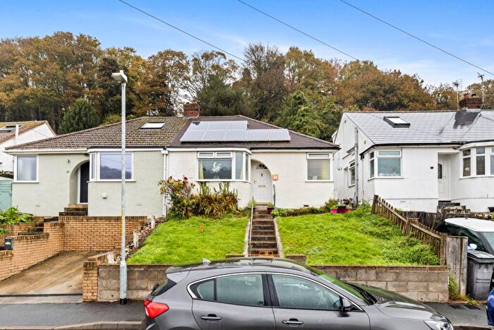 2 Bedroom Bungalow For Sale In Queens Avenue, Elms Vale, Dover, CT17