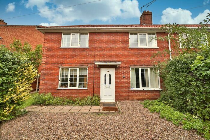 5 Bedroom Semi-Detached House To Rent In Bacon Road, Norwich, NR2