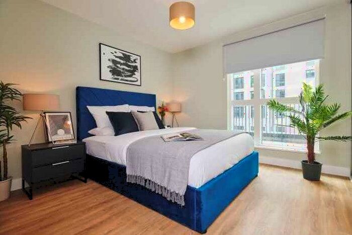 1 Bedroom Flat To Rent In North Row, Milton Keynes, MK9