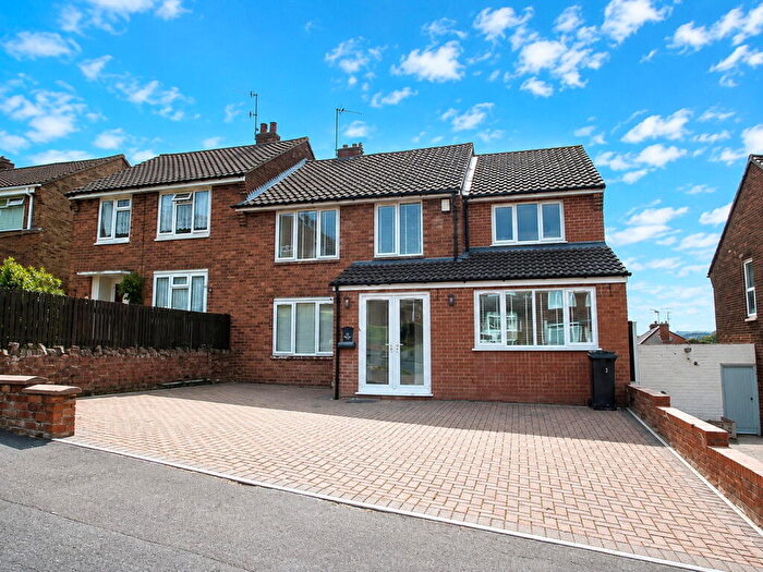 4 Bedroom Semi Detached House For Sale In Brambleside, Wordsley, Stourbridge, DY8